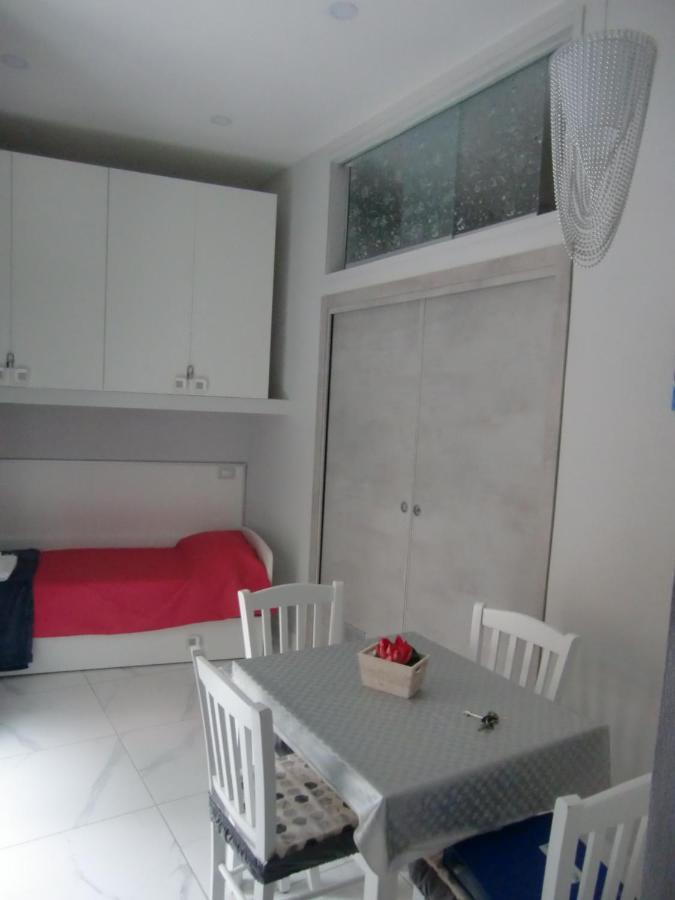 Guesthouse Aaron2 나폴리 외부 사진